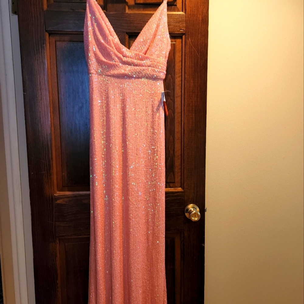 IEENA FOR MAX DUGGAL CORAL SEQUINED GOWN BRAND NEW NEVER WORN